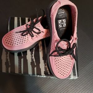 T.U.K. PINK SUEDE CREEPERS